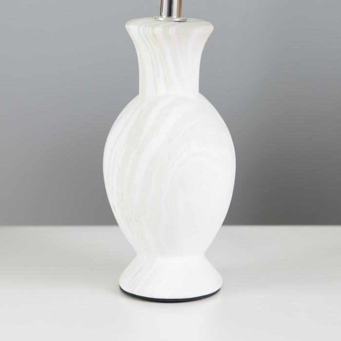 Настольная лампа Настольная лампа "Хертц" E14 40Вт белый-серый 23х15х34 см RISALUX