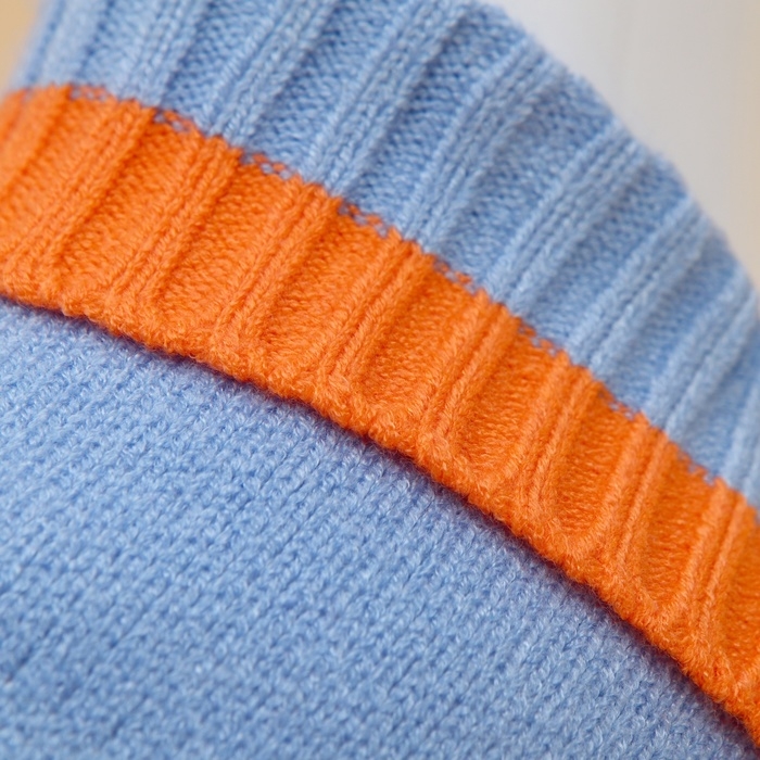 Свитер  Свитер "Зайка", M (ДС 26, ОШ 26, ОГ 28-46 см)