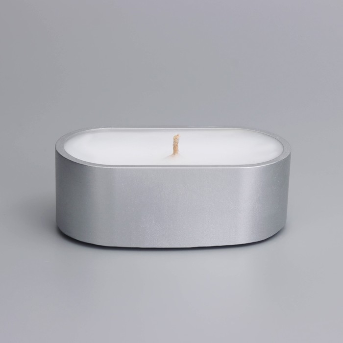 Свеча в овальном подсвечнике из гипса,9,5х4,7х3см,серебро Свеча в овальном подсвечнике из гипса,9,5х4,7х3см,серебро