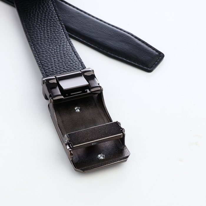 Ремень мужской, ширина 3,6 см, пряжка автомат, цвет чёрный Ремень мужской, ширина 3,6 см, пряжка автомат, цвет чёрный