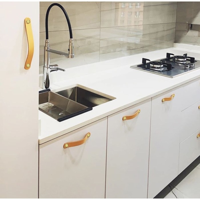 Ручка-скоба CAPPIO RSC010, кожа, м/о 128 мм, цвет бежевый Ручка-скоба CAPPIO RSC010, кожа, м/о 128 мм, цвет бежевый