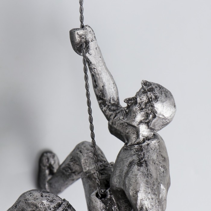 Сувенир полистоун  Сувенир полистоун "Покорение вершины" левый, чернённое серебро 18х8 см