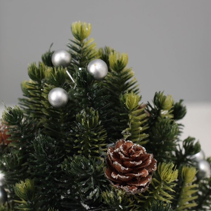 Искусственная ёлка настольная «Зимнее волшебство. Звезда», в мешочке, 17 см, ветки литые отгибаются, шишки, декор Искусственная ёлка настольная «Зимнее волшебство. Звезда», в мешочке, 17 см, ветки литые отгибаются, шишки, декор