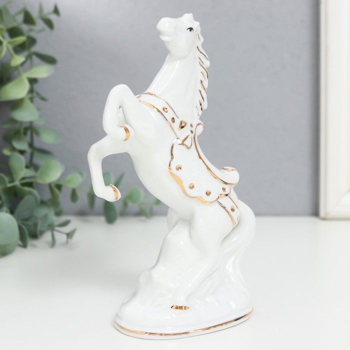 Сувенир керамика Сувенир керамика "Конь на дыбах" белый с золотом, 16х9х4,8 см