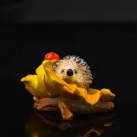Фигурка полистоун &laquo;Ёжик с божьей коровкой&raquo;, 3.7&times;6&times;6.5 см