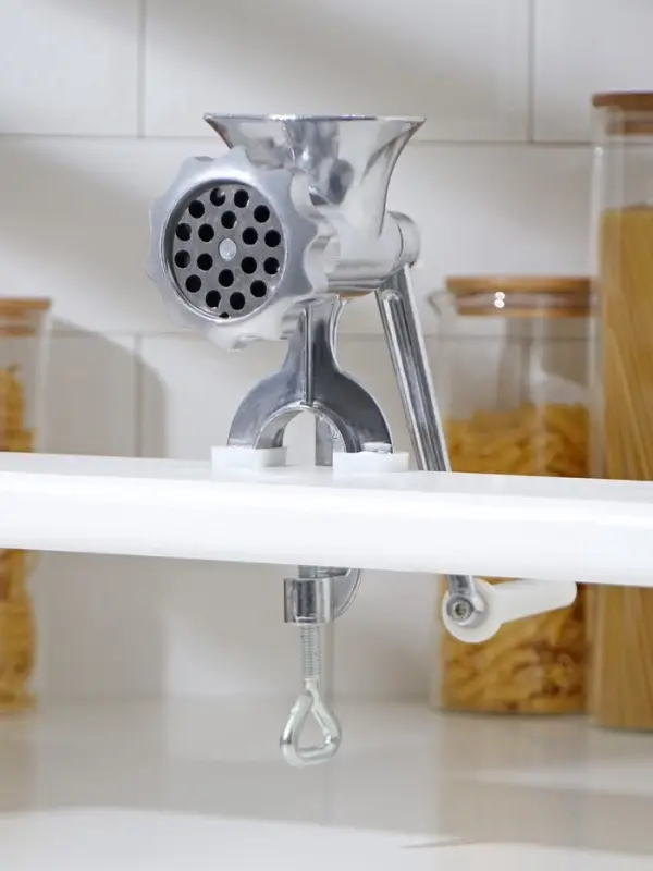 Мясорубка ручная &laquo;Советская&raquo;, алюминий, 22.5&times;13.5 см, серебристая