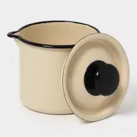 Кружка эмалированная, 1 л, с крышкой и носиком, без декора, слоновая кость