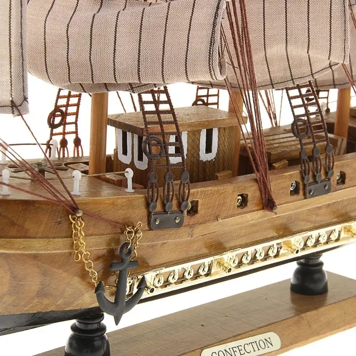 Сувенирная модель корабля &laquo;Астрильд&raquo;, борта светлое дерево, паруса бежевые, 48.5&times;44&times;8 см