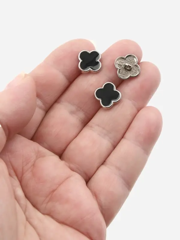 Набор пуговиц на ножке &laquo;Клевер&raquo;, d=13 мм, 5 шт., цвет чёрный/серебряный