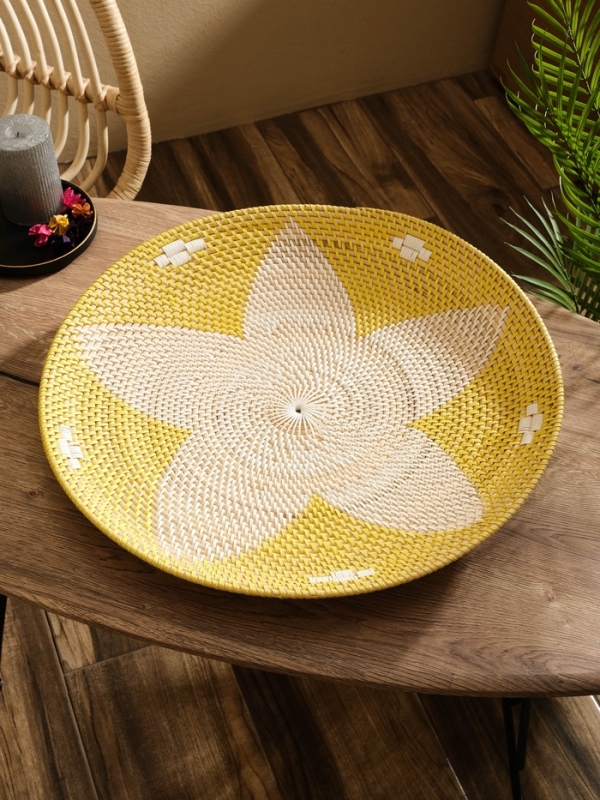 Тарелка декоративная плетеная ротанг "Цветок", 50х50х5 см, жёлтый