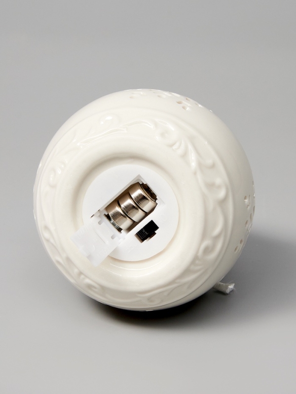 Елочный шар Елочный шар "Снежинка" 10х8.8х8.8, 1 LED, LR44x3(в компл.), Т/БЕЛЫЙ