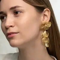 Серьги висячие &laquo;Цветок&raquo;, каталея, цвет золото, 10 см