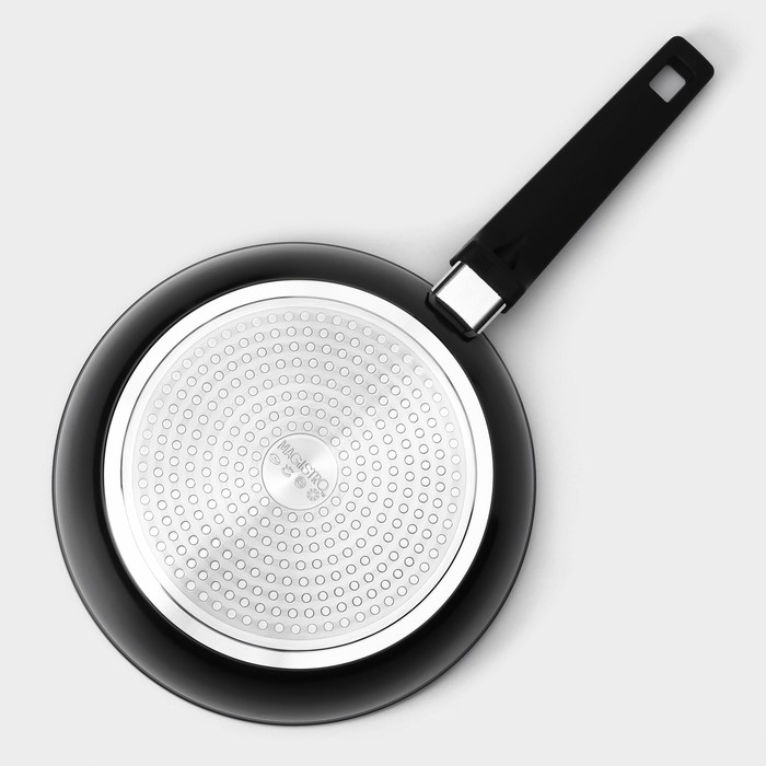 Сковорода Magistro Flame, d=24 см, h=6,3 см, антипригарное покрытие, индукция, цвет чёрный Сковорода Magistro Flame, d=24 см, h=6,3 см, антипригарное покрытие, индукция, цвет чёрный