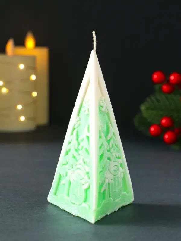 Свеча новогодняя пирамида Свеча новогодняя пирамида "Снеговик" 60х120 мм, зелёный