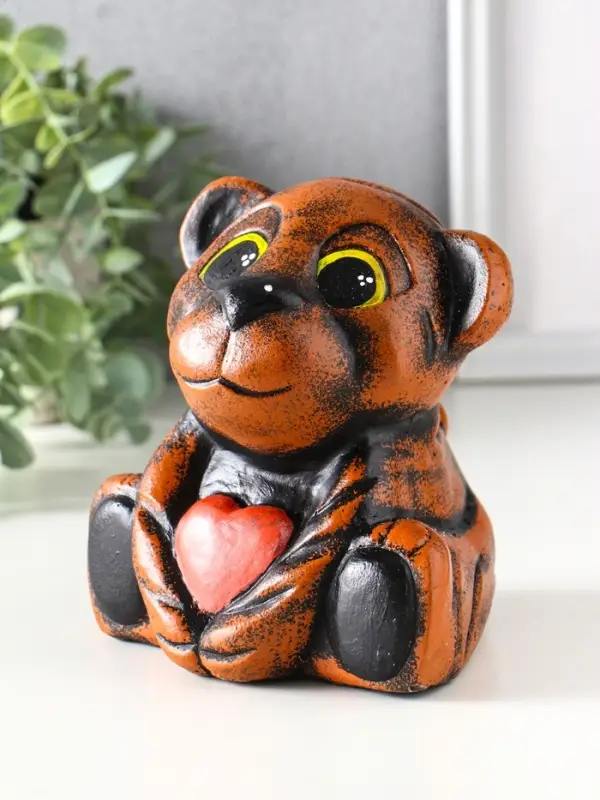 Копилка для денег «Тигрёнок с сердцем», гипс, 14.5×13.5×13 см Копилка для денег «Тигрёнок с сердцем», гипс, 14.5×13.5×13 см