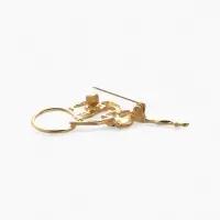 Брошь &laquo;Гимнастка&raquo; с хулахупом, цвет белый в золоте