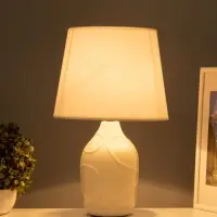 Лампа настольная RISALUX &laquo;Линии&raquo;, 15 Вт, Е14, молочная, 25&times;25&times;36 см