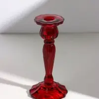 Подсвечник на 1 свечу &laquo;Каролин&raquo;, стекло, красный, d=2 см, 8.5&times;8.5&times;18 см