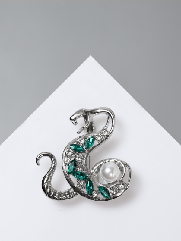 Брошь «Змея» с жемчужиной, цвет бело-зелёный в серебре Брошь «Змея» с жемчужиной, цвет бело-зелёный в серебре