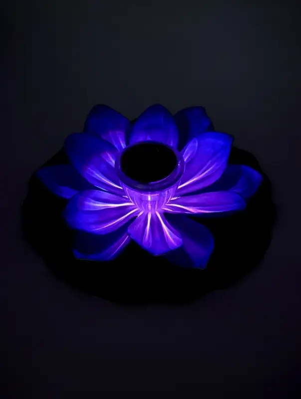 Садовый светильник для водоемов 28 х 28 х 9 см на солнечной бат-е Садовый светильник для водоемов 28 х 28 х 9 см на солнечной бат-е "Лотос" фиол-ый N010