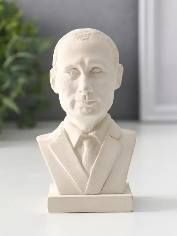 Бюст В.В. Путин, 11×6.5×5.5 см, натуральный, гипс Бюст В.В. Путин, 11×6.5×5.5 см, натуральный, гипс