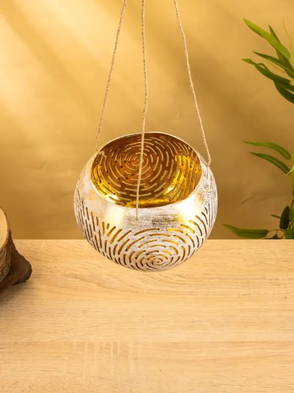 Подсвечник подвесной из кокоса, 13-16 см, бело-золотой Подсвечник подвесной из кокоса, 13-16 см, бело-золотой