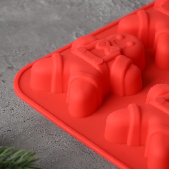 Форма для выпечки новогодняя Доляна «Новый год. Имбирный пряник», силикон, 28×17 см, 6 ячеек, цвет красный Форма для выпечки новогодняя Доляна «Новый год. Имбирный пряник», силикон, 28×17 см, 6 ячеек, цвет красный