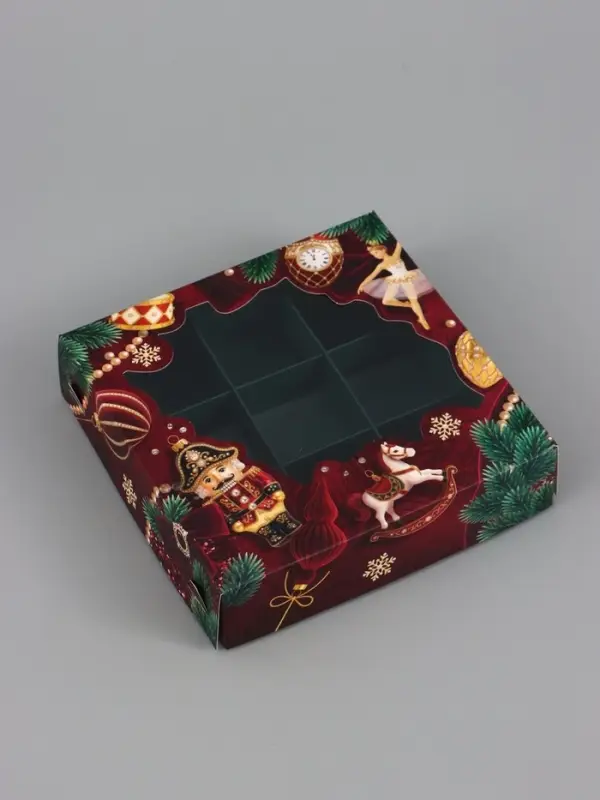 Коробка для 9 конфет &laquo;Роскошный щелкунчик&raquo;, 14.7&times;14.7&times;3.5 см