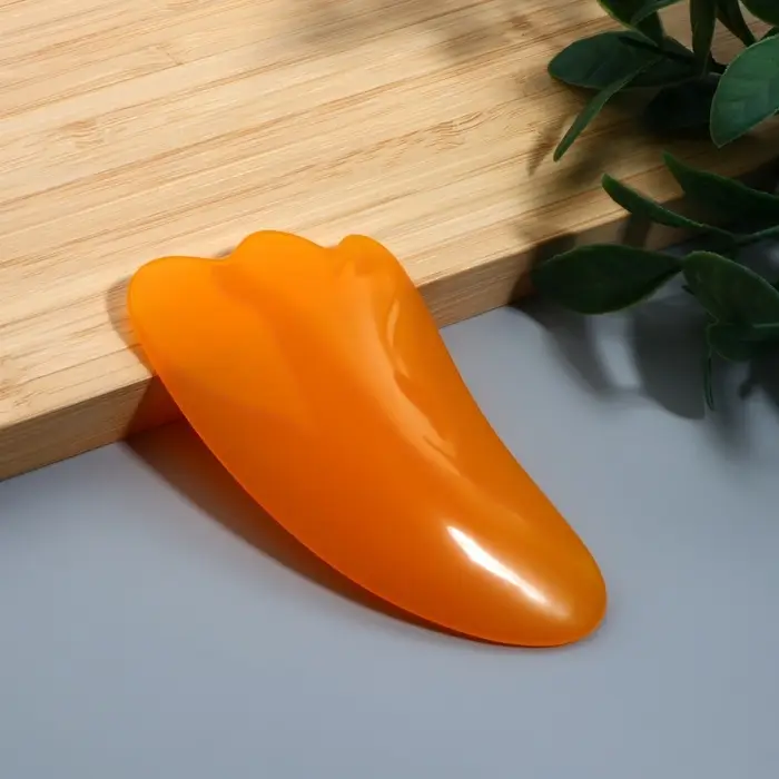 Массажёр гуаша «Лапка», 10×5 см, оранжевый Массажёр гуаша «Лапка», 10×5 см, оранжевый