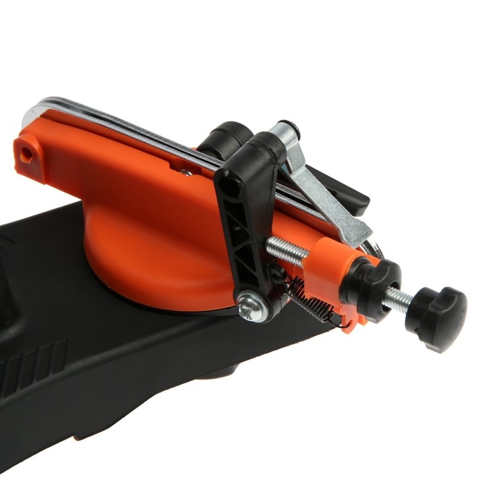 Станок для заточки цепи ТУНДРА, 220 В, 85 Вт, 4800 об/мин, 108х22х3.2/4.8 мм Станок для заточки цепи ТУНДРА, 220 В, 85 Вт, 4800 об/мин, 108х22х3.2/4.8 мм