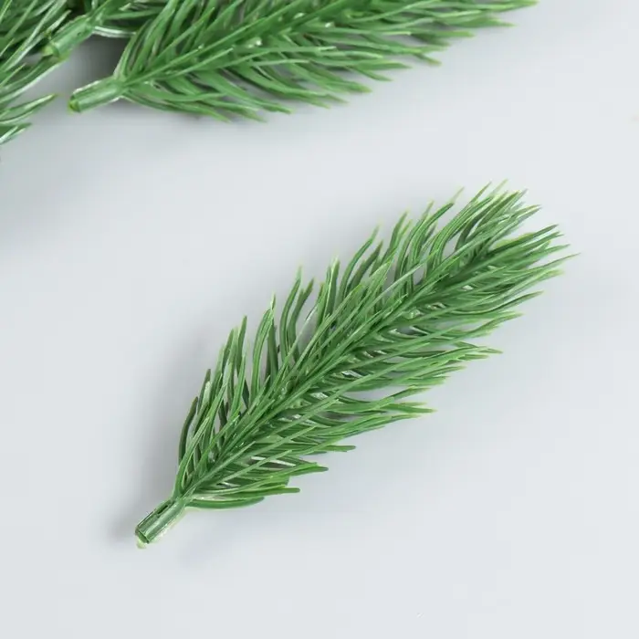 Декор "Ветки ели" набор 15 шт, размер 1 шт 10 см