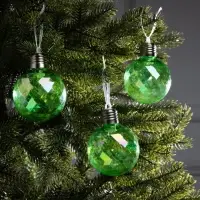 Набор ёлочных шаров &laquo;Акценты зелёного&raquo;, 3 шт., d=7 см, 3 LED, от батареек AG13&times;9, свечение тёплое белое