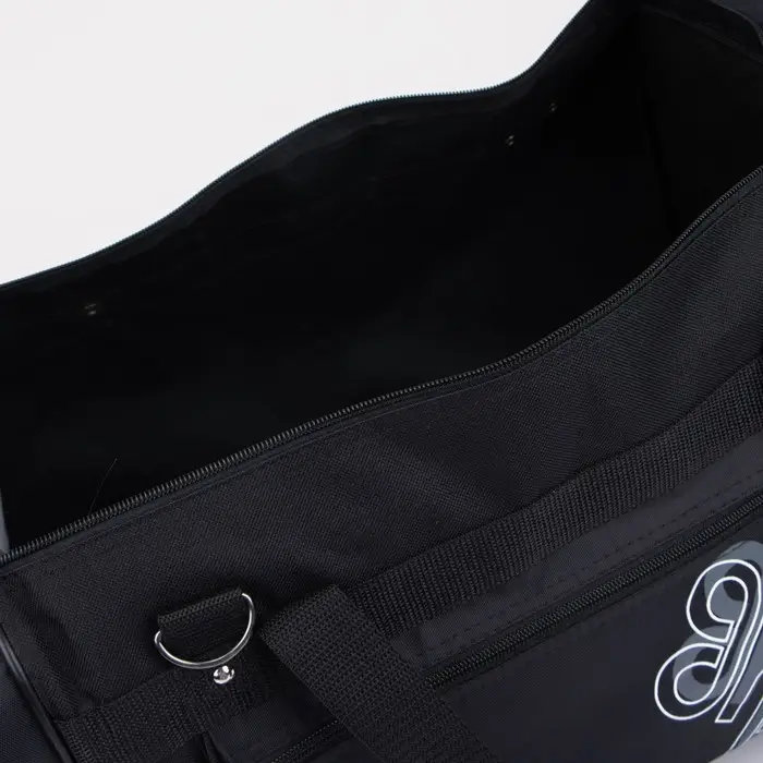 Сумка дорожная, 3 отдела на молниях, наружный карман, длинный ремень, чёрная