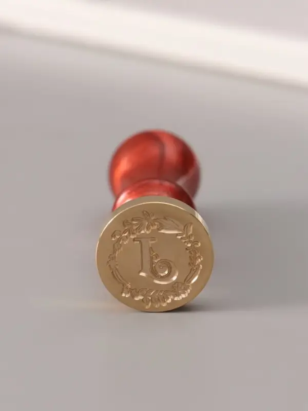 Печать для сургуча с пластиковой ручкой &laquo;Венок с буквой J&raquo;, 2.5&times;2.5&times;6.3 см