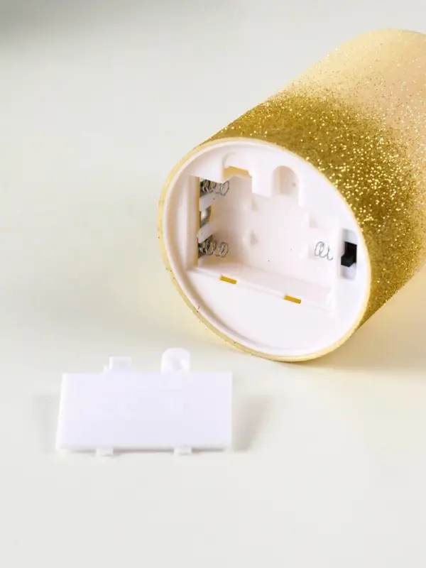 Светодиодная свеча LED RISALUX «Блёстки» 3хAAA золото 7,5х7,5х10 см