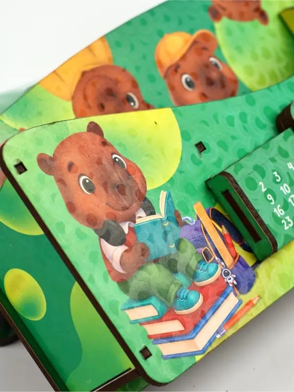 Органайзер для канцелярских предметов &laquo;Капибара&raquo;, вечный календарь