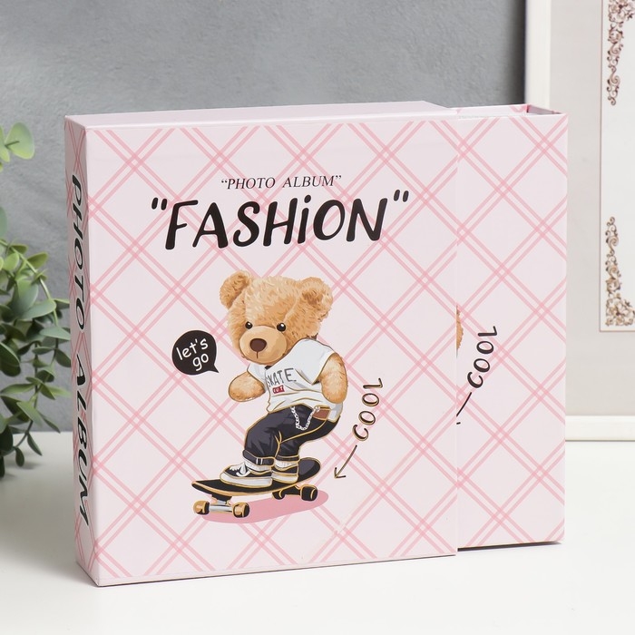 Фотоальбом на 80 фото 10х15 см Фотоальбом на 80 фото 10х15 см "Мишка в кресле" в коробке МИКС 23х5х19 см