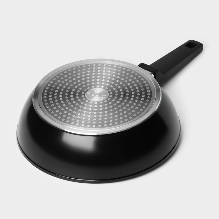 Сковорода Magistro Flame, d=26 см, h=7 см, антипригарное покрытие, индукция, цвет чёрный Сковорода Magistro Flame, d=26 см, h=7 см, антипригарное покрытие, индукция, цвет чёрный