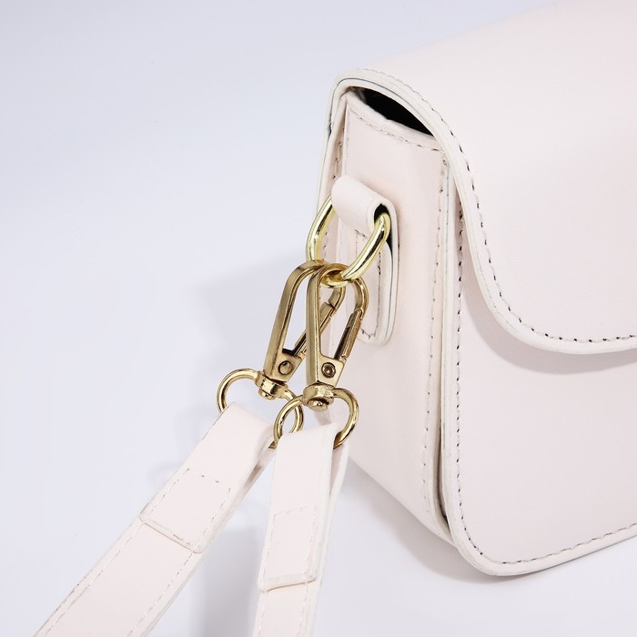 Сумка-мессенджер на магните, цвет белый Сумка-мессенджер на магните, цвет белый