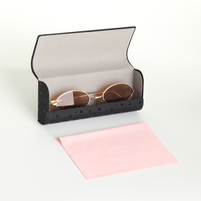 Футляр для очков на хлопушке, длина 15,5 см, цвет чёрный Футляр для очков на хлопушке, длина 15,5 см, цвет чёрный