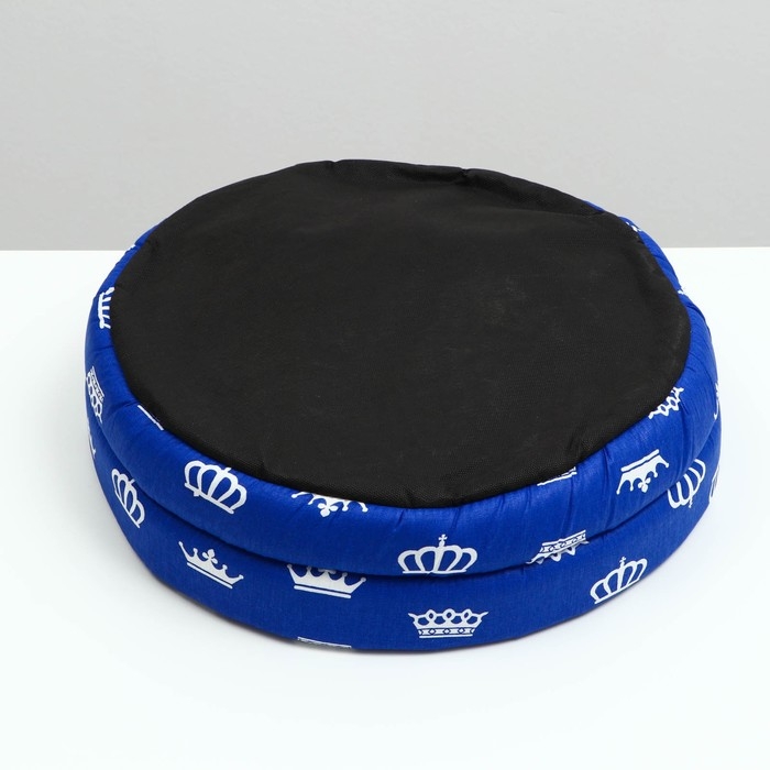 Лежанка Lowcost круглая, поплин, 40 х 40 х 12 см, синяя с коронами Лежанка Lowcost круглая, поплин, 40 х 40 х 12 см, синяя с коронами