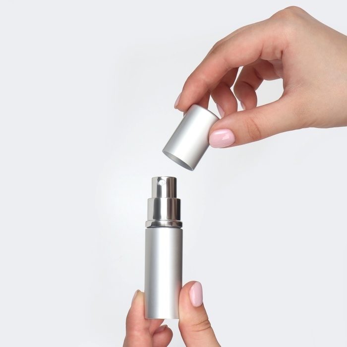Флакон для парфюма, с распылителем, 10 мл, цвет серебристый Флакон для парфюма, с распылителем, 10 мл, цвет серебристый