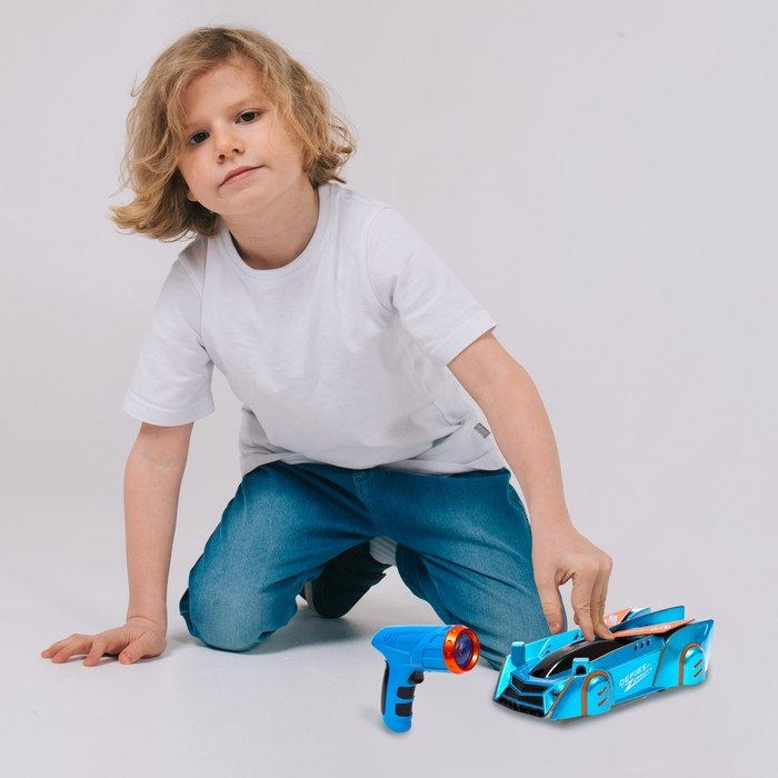 Антигравитационная машинка LASER, управление лазером, работает от аккумулятора, ездит по стенам, цвет синий Антигравитационная машинка LASER, управление лазером, работает от аккумулятора, ездит по стенам, цвет синий