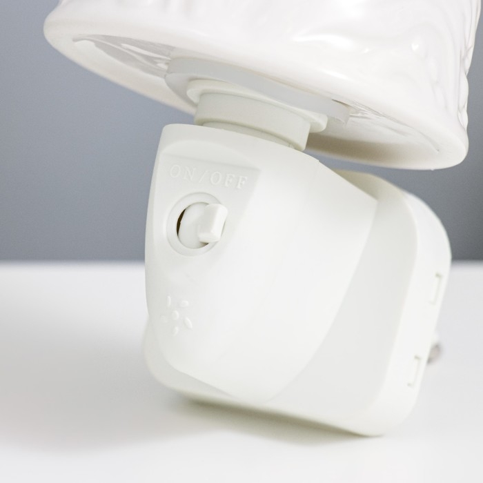 Ночник Ночник "Узор" белый 7,8х7,8х12 см