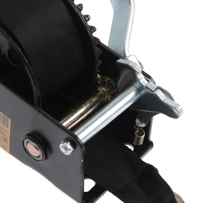 Лебедка ручная барабанная тяговая ТУНДРА, 800 кг, трос-ремень 6 метров Лебедка ручная барабанная тяговая ТУНДРА, 800 кг, трос-ремень 6 метров