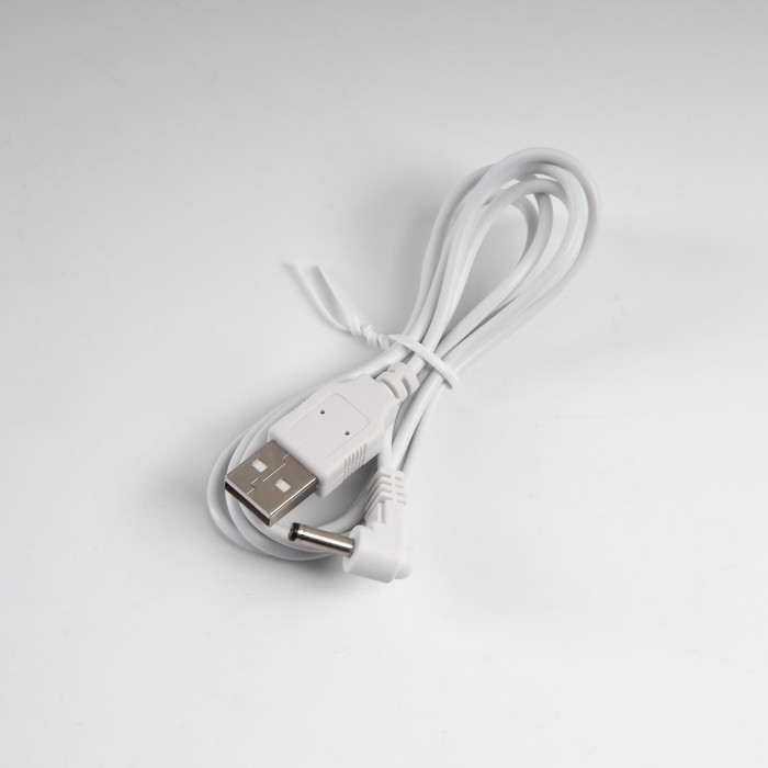 Фигура светодиодная «Праздничный трактор», 25х13х21 см, музыка, батарейки ААх3 (не в комплекте), USB, свечение тёплое белое Фигура светодиодная «Праздничный трактор», 25х13х21 см, музыка, батарейки ААх3 (не в комплекте), USB, свечение тёплое белое