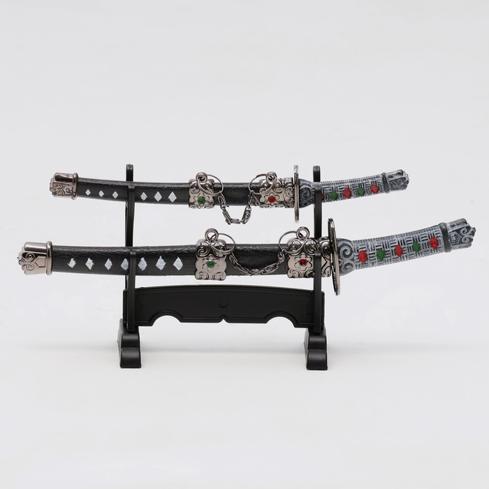 Сув. изделие катаны-мини 2в1 на подставке, ножны черные с белыми ромбами 16/20см микс Сув. изделие катаны-мини 2в1 на подставке, ножны черные с белыми ромбами 16/20см микс