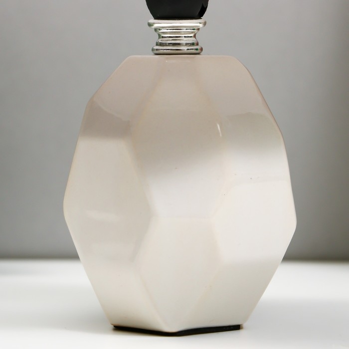 Настольная лампа "Жаклин" E14 40Вт белый 18х18х24 см RISALUX