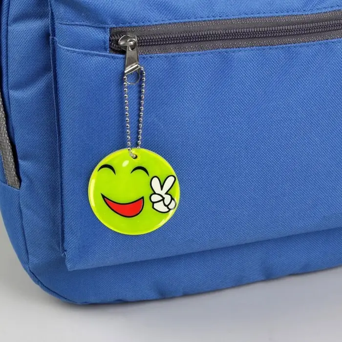 Светоотражающий элемент «Смайлик-мир», двусторонний, d = 5 см, цвет жёлтый Светоотражающий элемент «Смайлик-мир», двусторонний, d = 5 см, цвет жёлтый