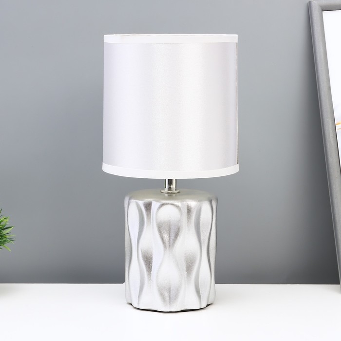 Настольная лампа Настольная лампа "Мюриэль" Е14 40Вт серебро 13х13х26,5 см